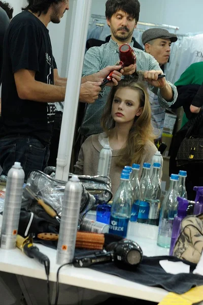 Look 18